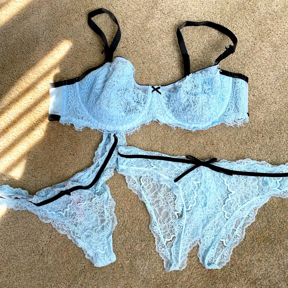 Victoria’s Secret Bra & 2 Panty Set